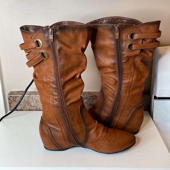 Size 38 Vangelo Brown Flat Boots - Picture 3 of 7